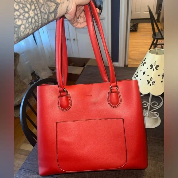 Adorable red bag - Picture 2 of 5